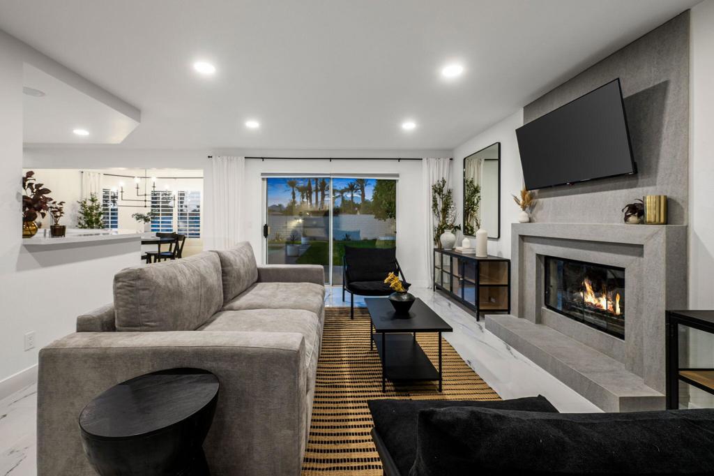 Regency Palms - Residential