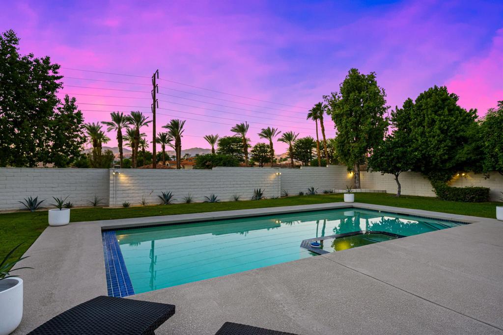 Regency Palms - Residential