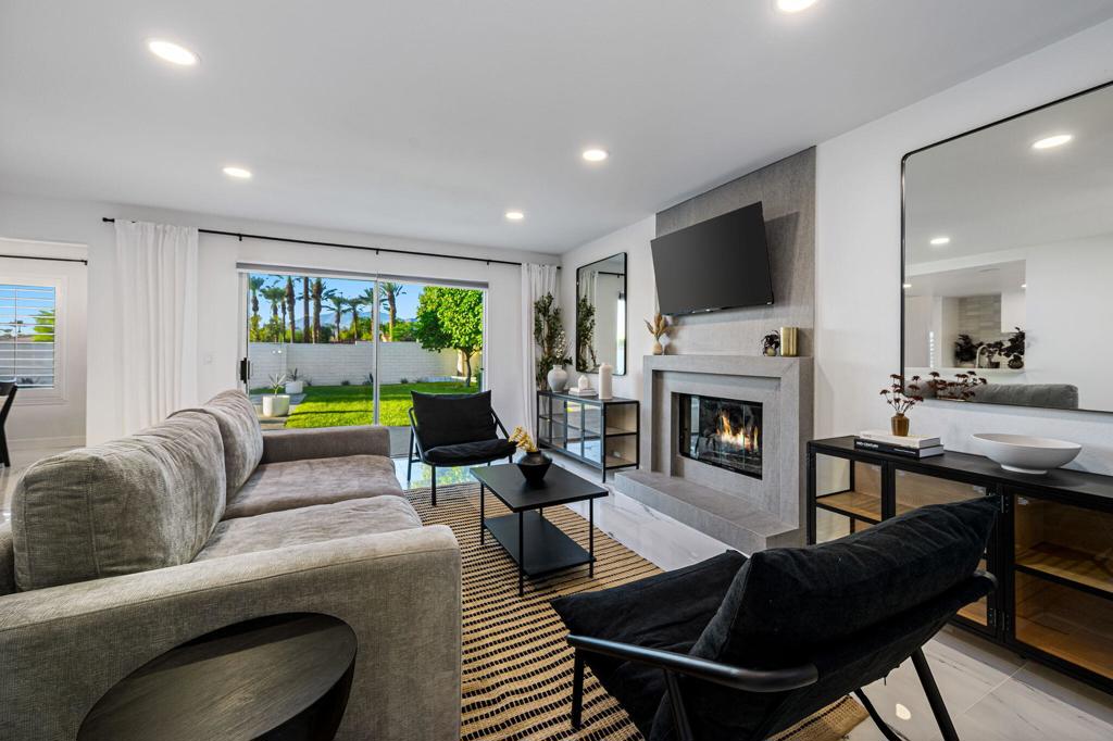Regency Palms - Residential