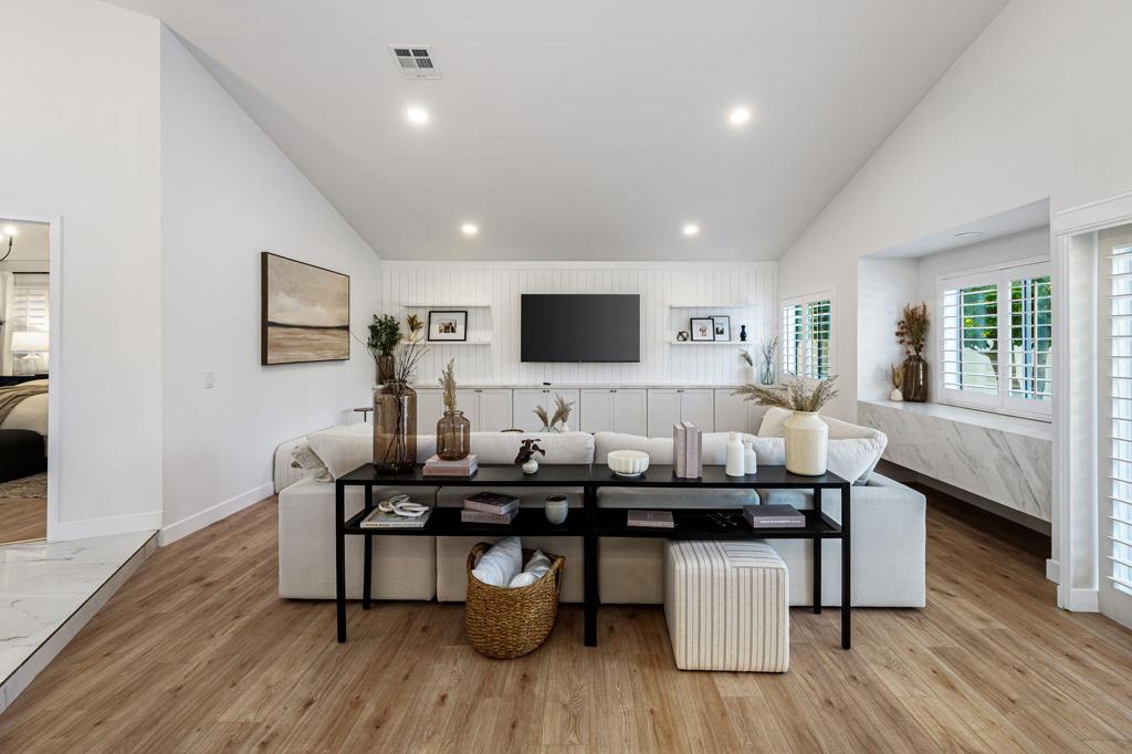 Regency Palms - Residential