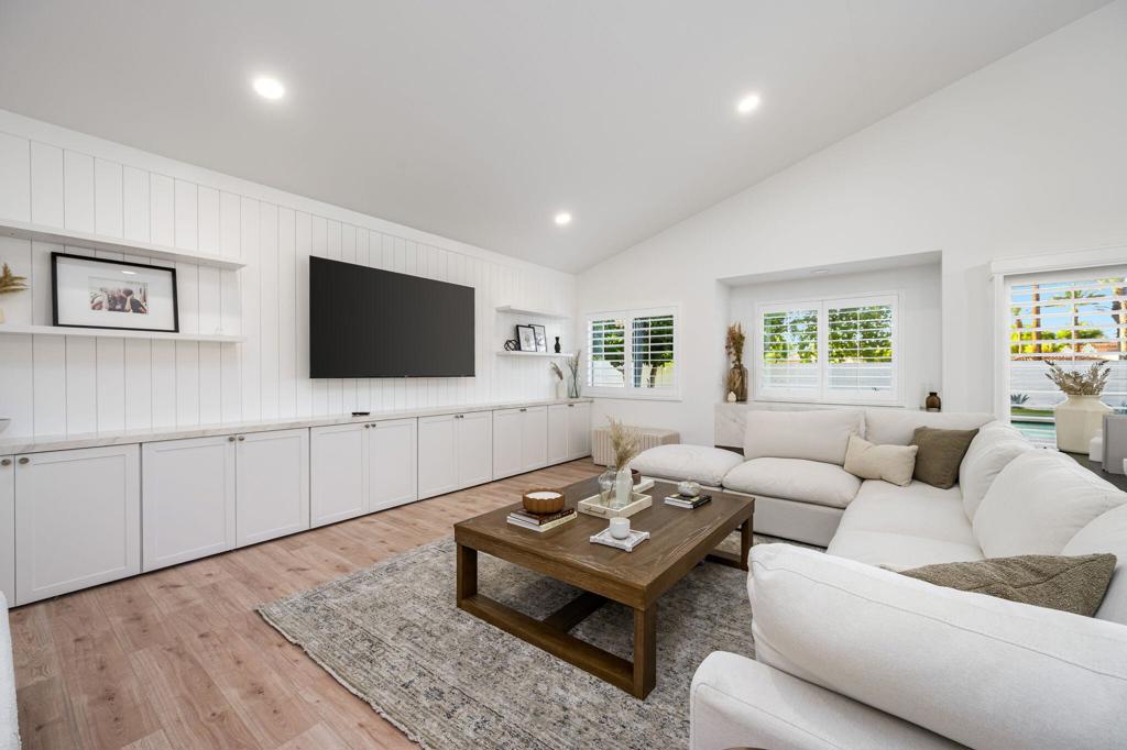 Regency Palms - Residential