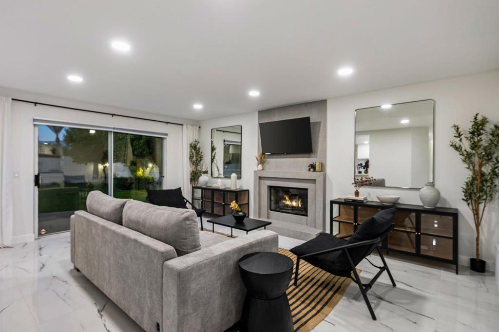Regency Palms - Residential