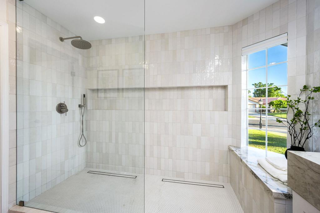 Regency Palms - Residential