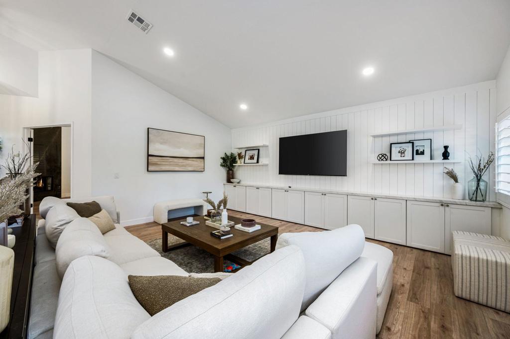 Regency Palms - Residential