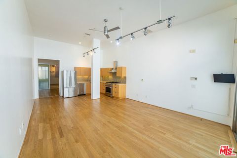Photo of 8 Brooks Avenue #3, Venice, CA 90291 (MLS # 26734487)