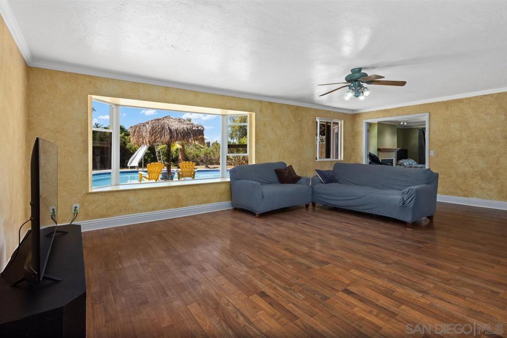 1140 Cloverleaf Dr