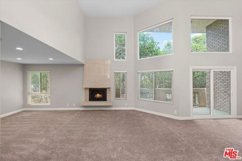 Photo of 12321 Ocean Park Boulevard #14, Los Angeles, CA 90064 (MLS # 25602041) Photo of 12321 Ocean Park Boulevard #14, Los Angeles, CA 90064 (MLS # 25602041)