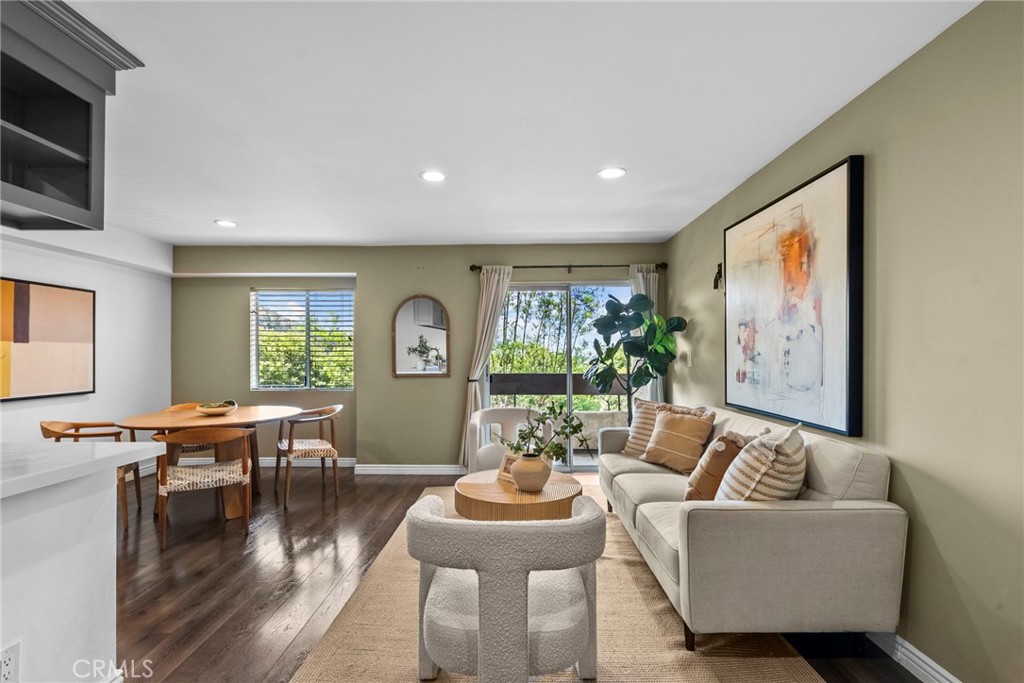 2700 Cahuenga Boulevard E 3104