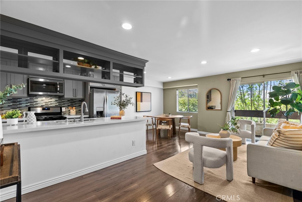 2700 Cahuenga Boulevard E 3104