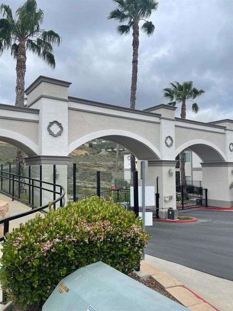 2707 Lake Pointe Dr 204 Spring Valley CA 91977