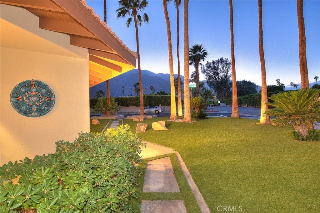 1281 Linda Vista