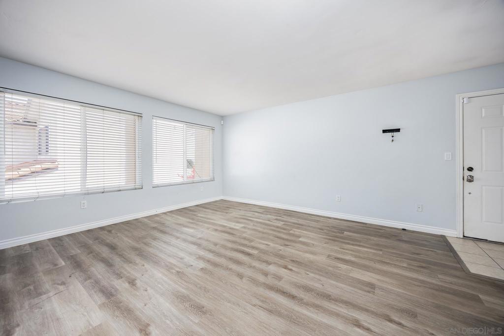 1386 E Madison Ave 15