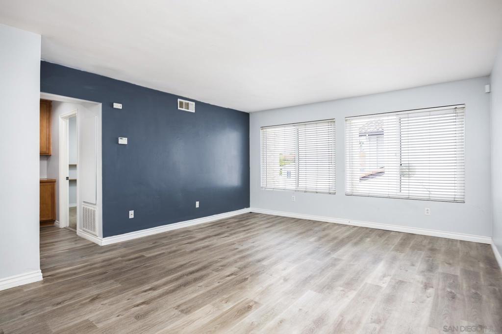 1386 E Madison Ave 15