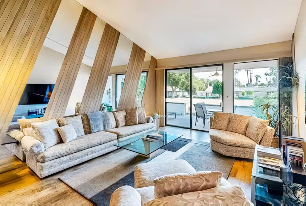 3 Tortosa Drive