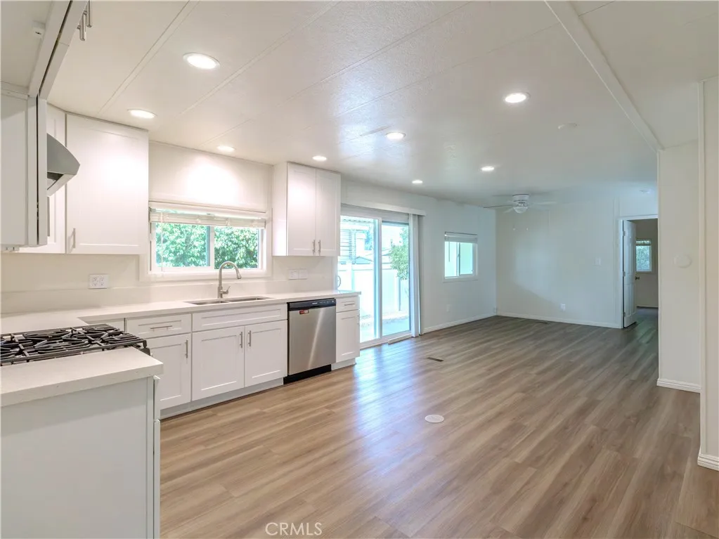 Corona, California 92882, United States, 2 Bedrooms Bedrooms, ,2 BathroomsBathrooms,Residential,Active,237640