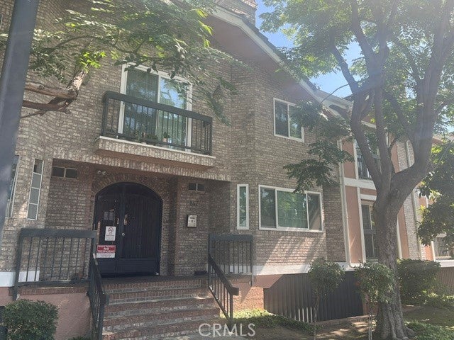 147 W Acacia AVE