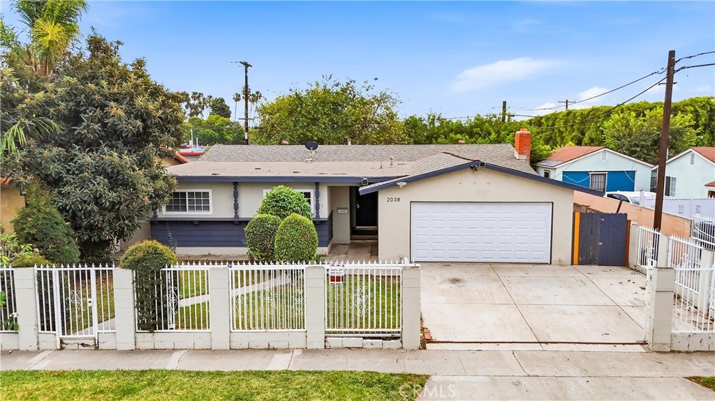 2038 W Saint Gertrude