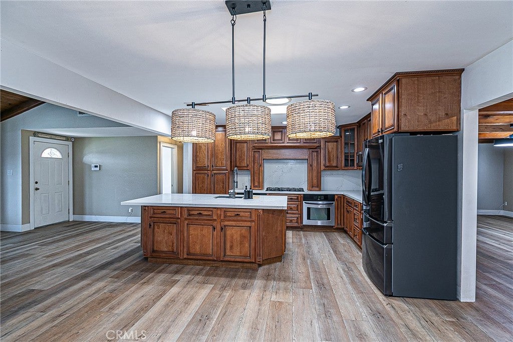 4604 Laurelwood