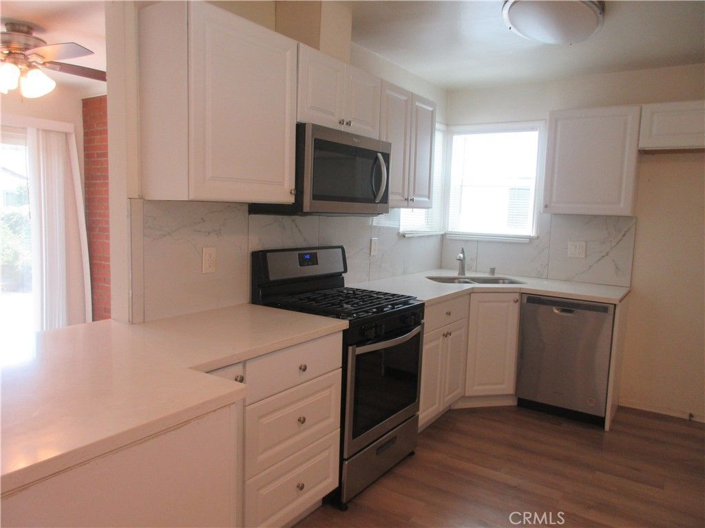 Photo of 6446 Mclennan, Lake Balboa, CA 91406 (MLS # SR25254210)