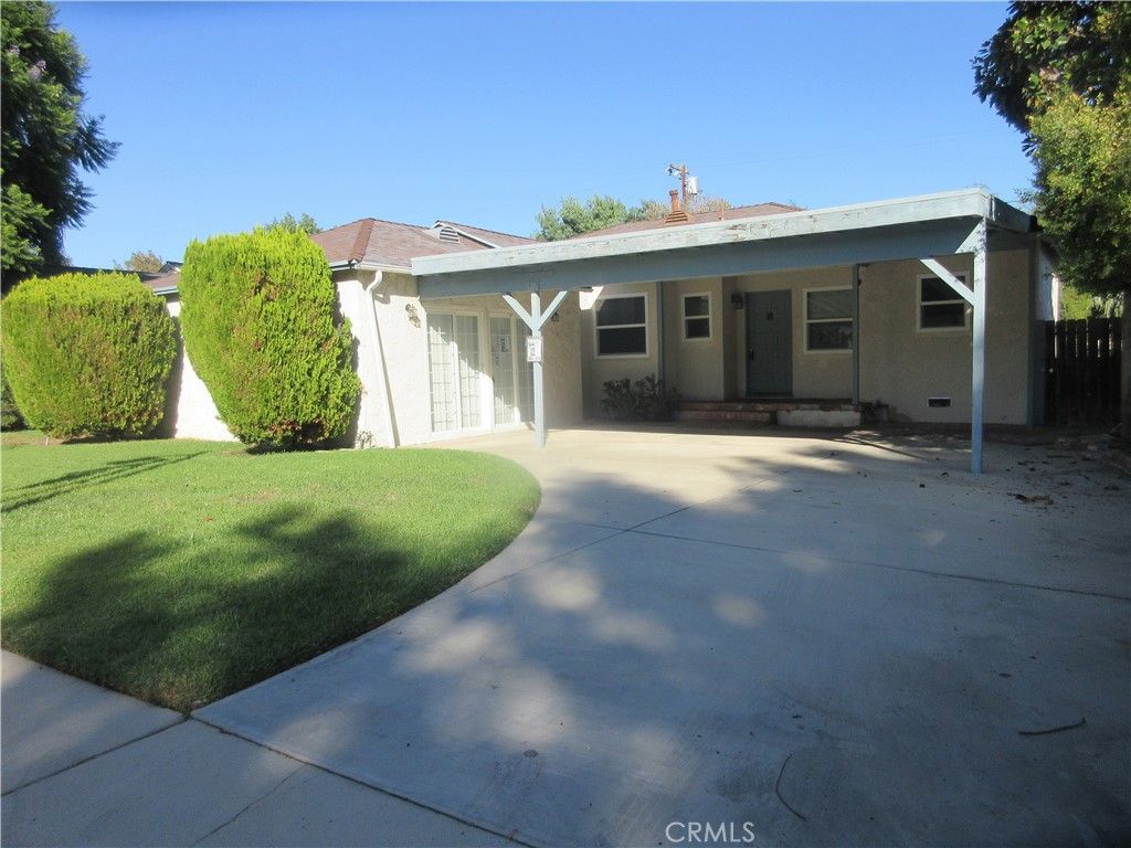 Photo of 6446 Mclennan, Lake Balboa, CA 91406 (MLS # SR25254210)