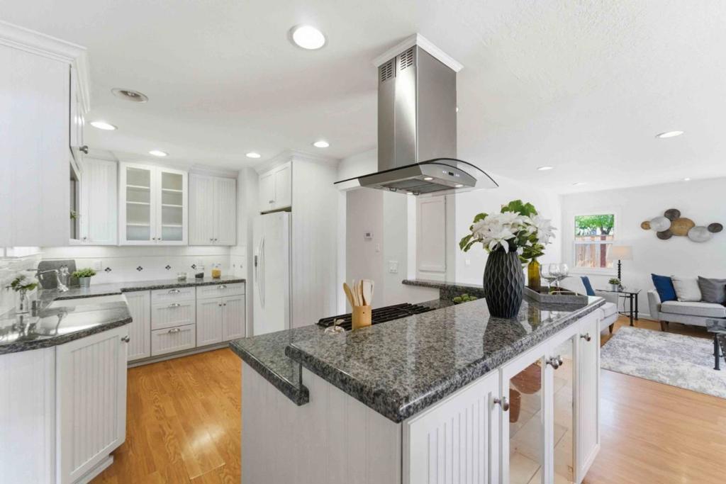 22051 Hibiscus Drive