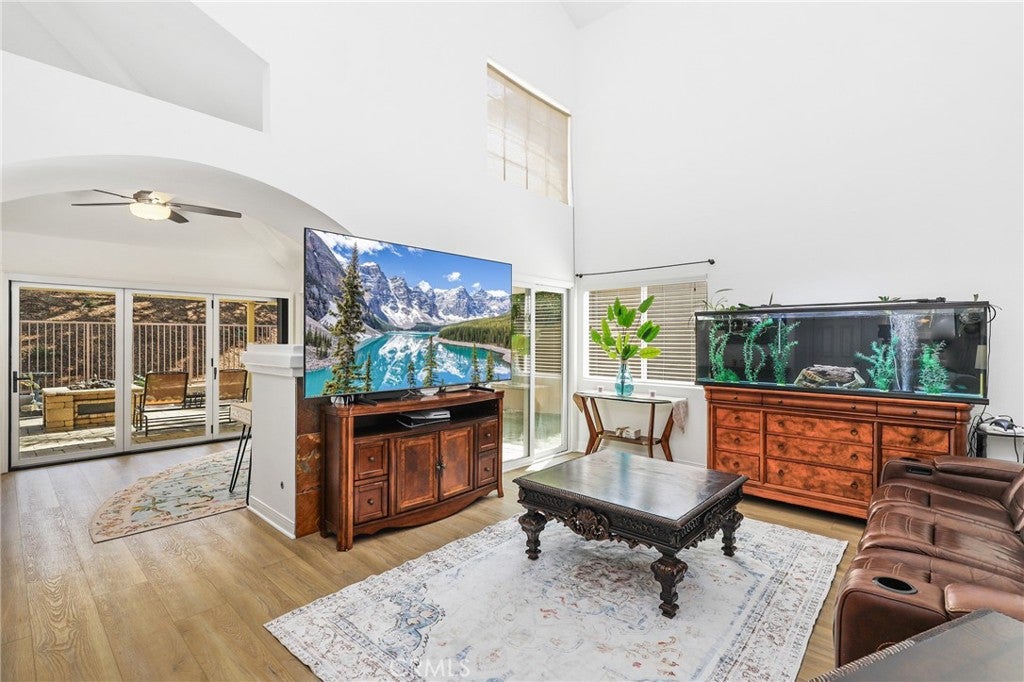 27576 Paseo Castile
