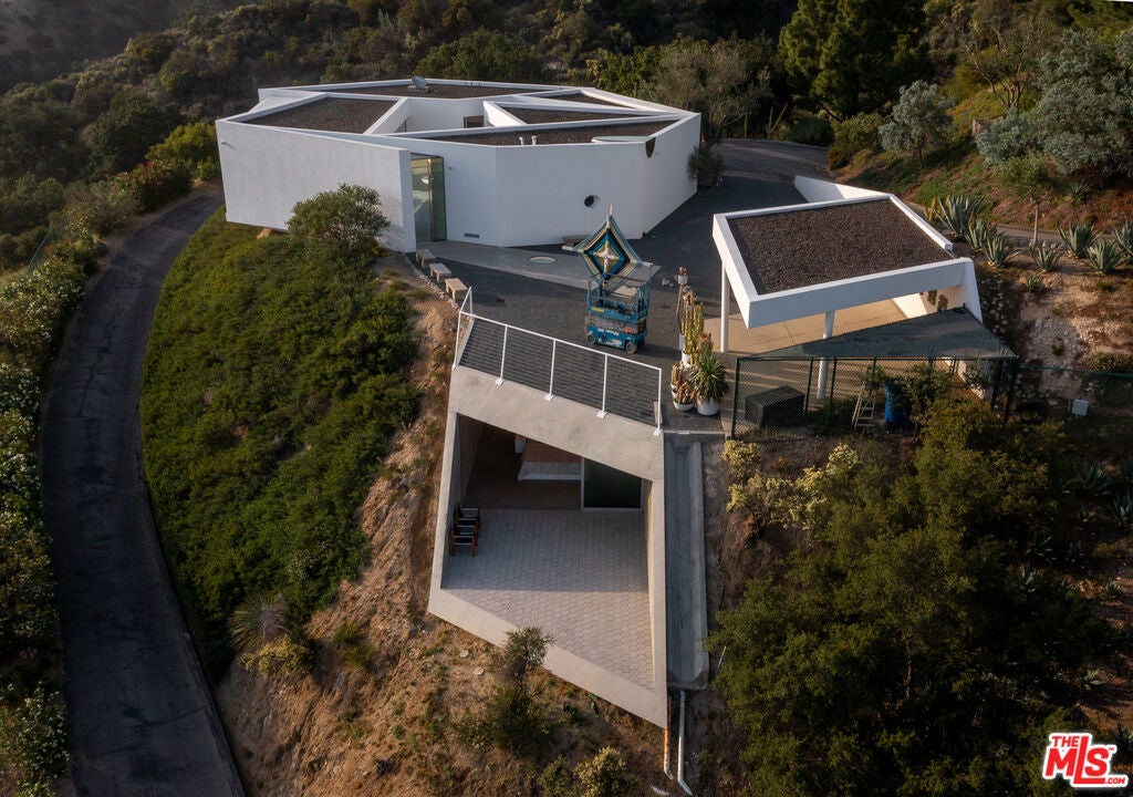 3947 Markridge Road