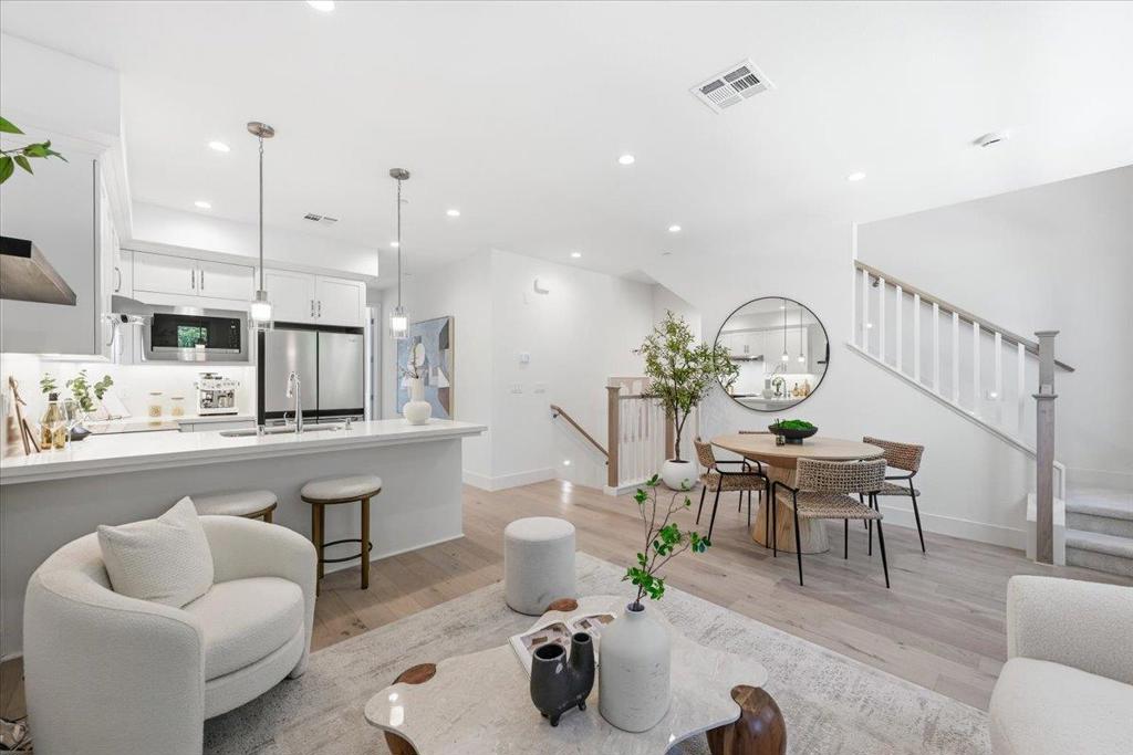 1309 W Middlefield Road