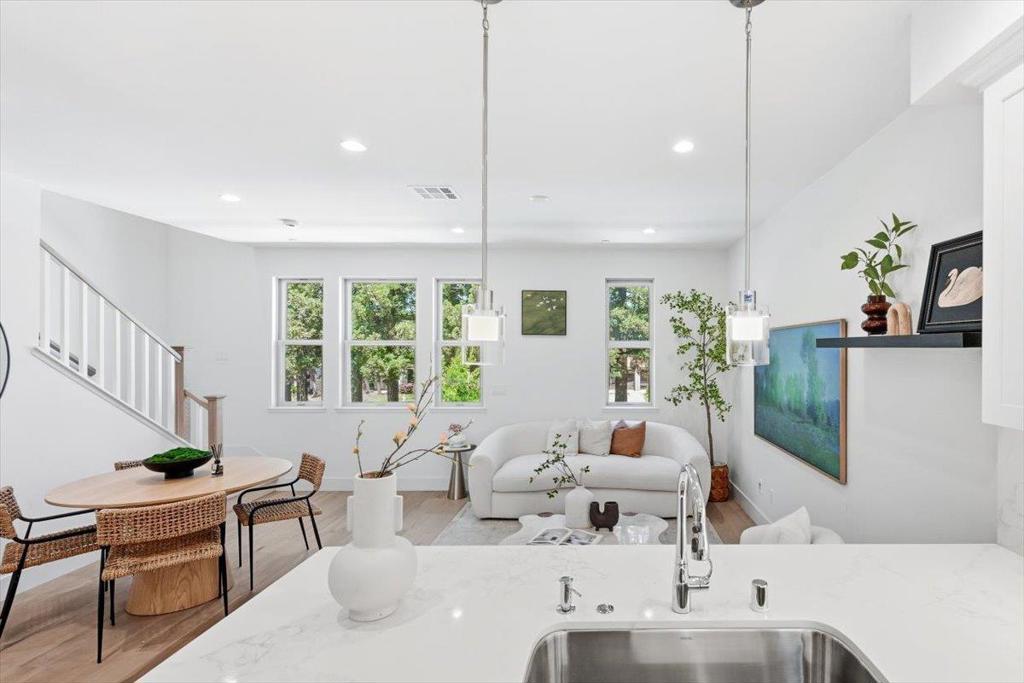 1309 W Middlefield Road