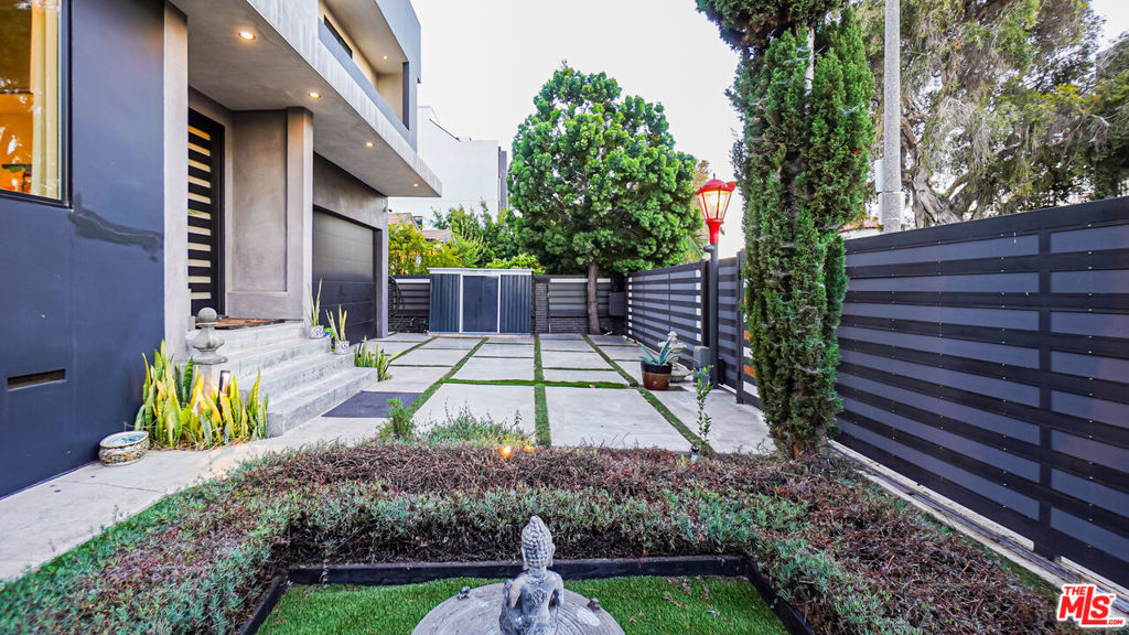 2012 S Curson Avenue