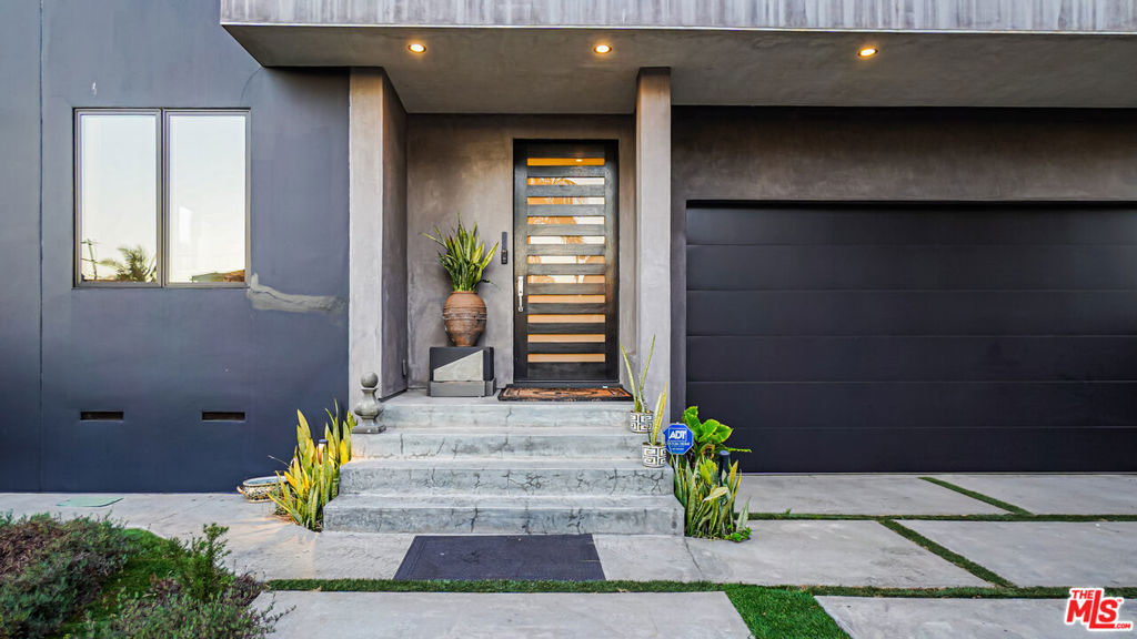 2012 S Curson Avenue