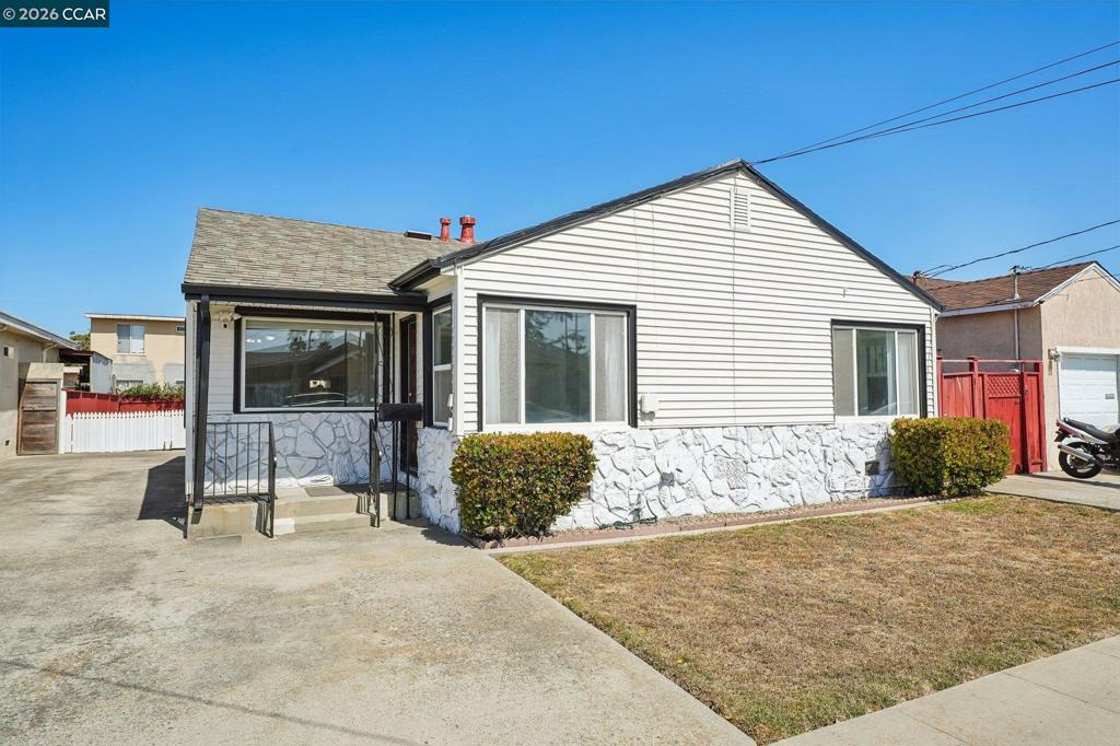 1611 Lincoln Ave