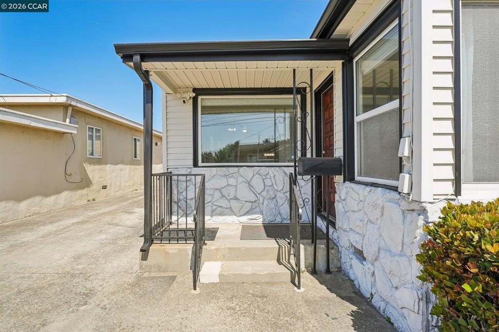 1611 Lincoln Ave