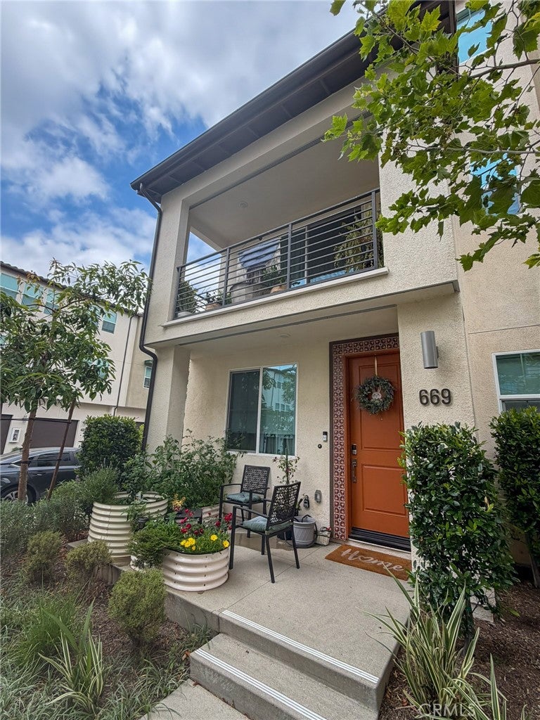 669 Calamansi DR