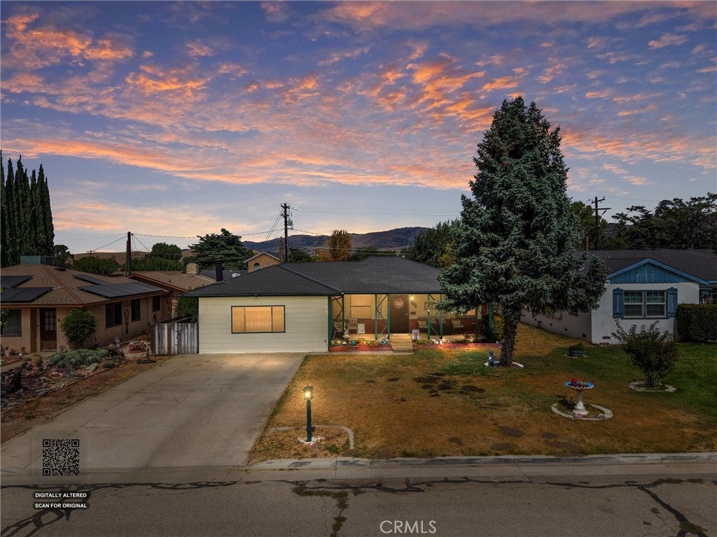 209 W B Street
