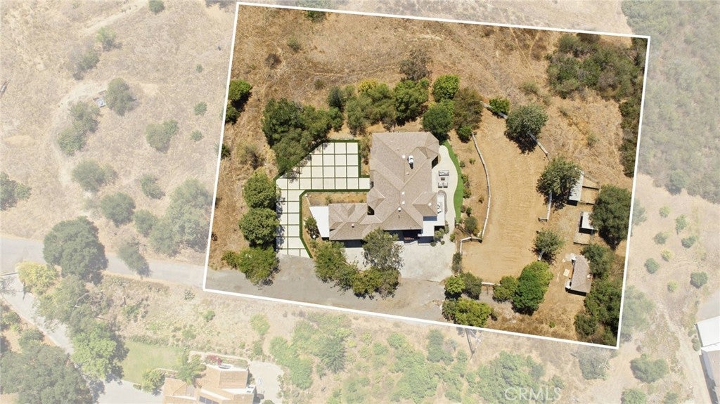 1094 Hillcrest View Lane