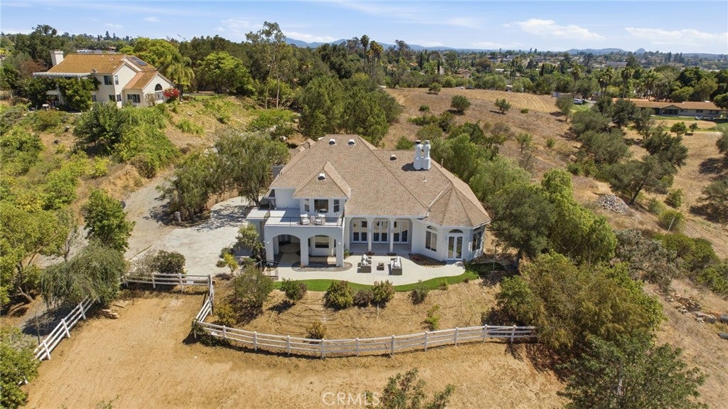 1094 Hillcrest View Lane