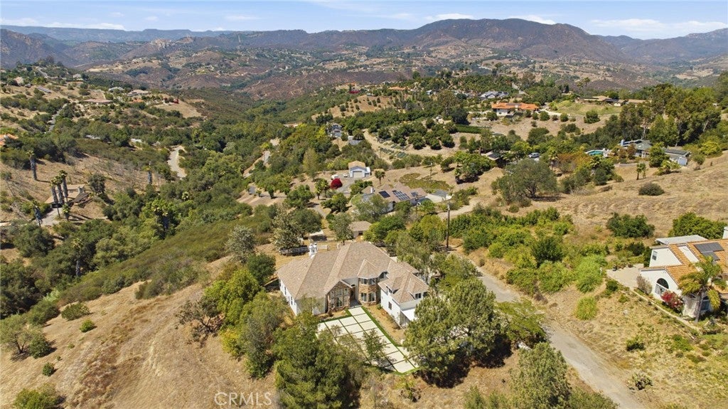 1094 Hillcrest View Lane
