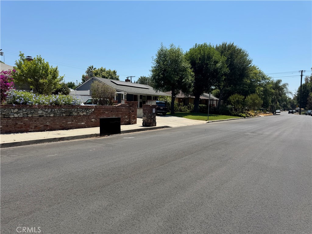 6552 Aqueduct Avenue