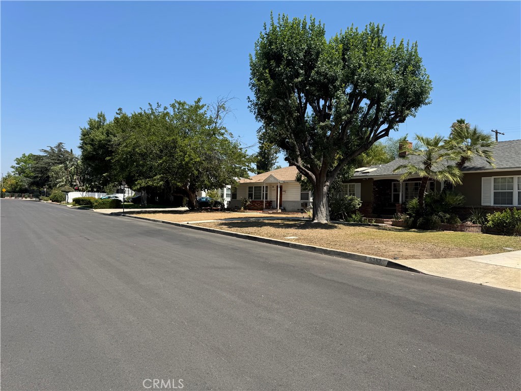 6552 Aqueduct Avenue