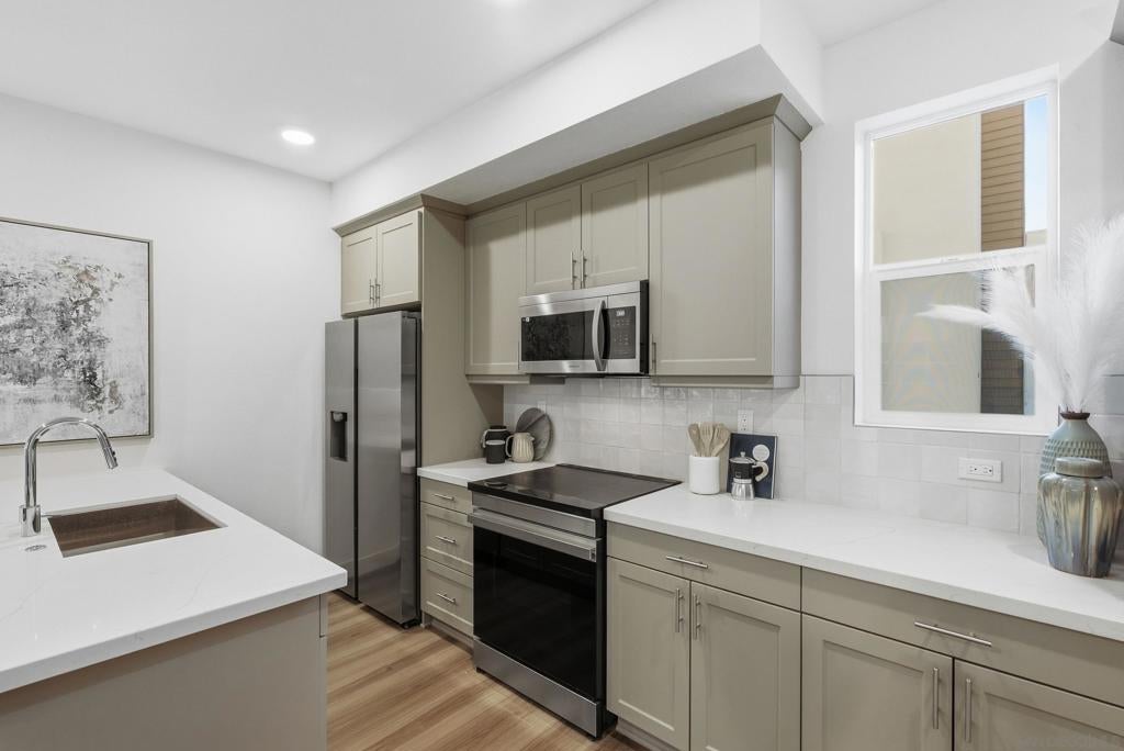 1001 32nd St 3