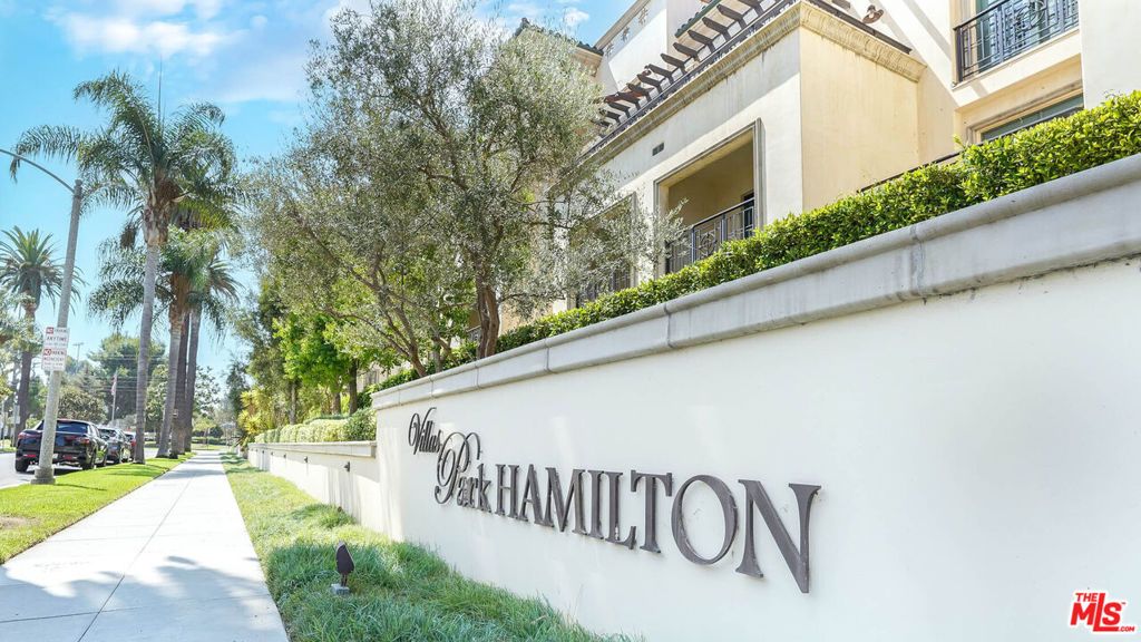Photo of 225 S Hamilton Drive #102, Beverly Hills, CA 90211 (MLS # 26640217)