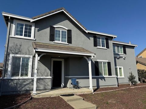 Photo of 236 Cogburn Way Cir, Vacaville, CA 95687 (MLS # 41123316)