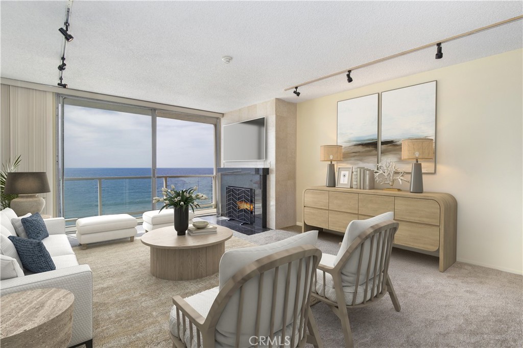 615 Esplanade 302
