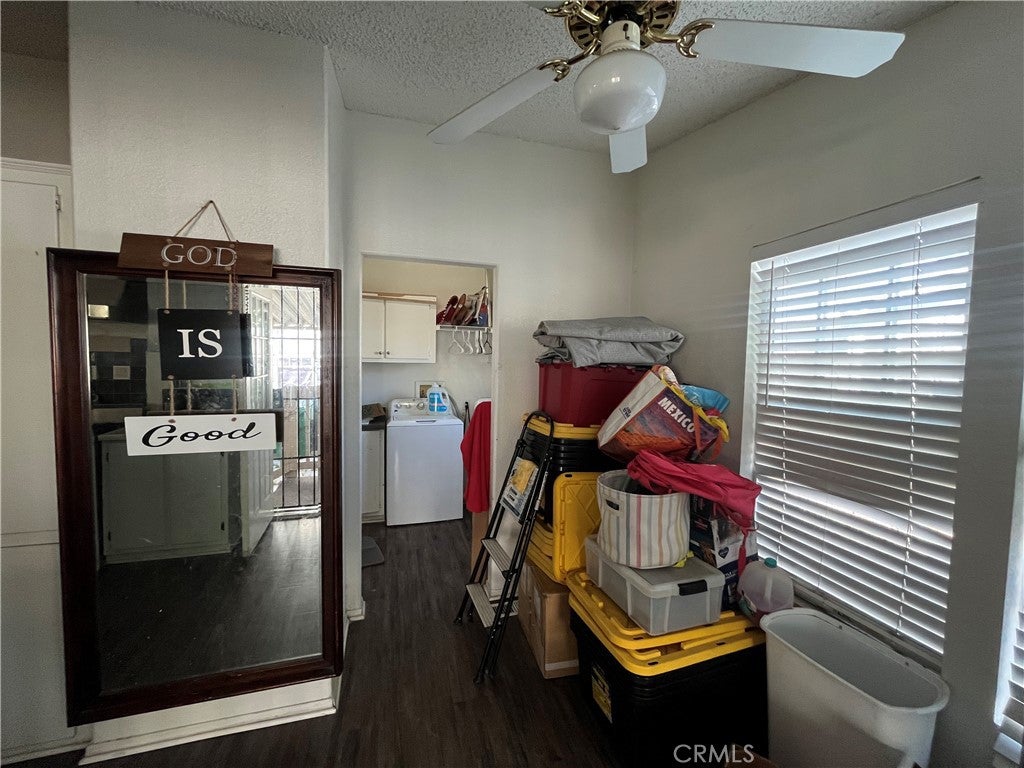 4901 Green River Road 40