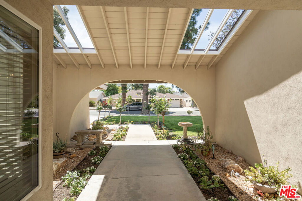 18631 Superior Street