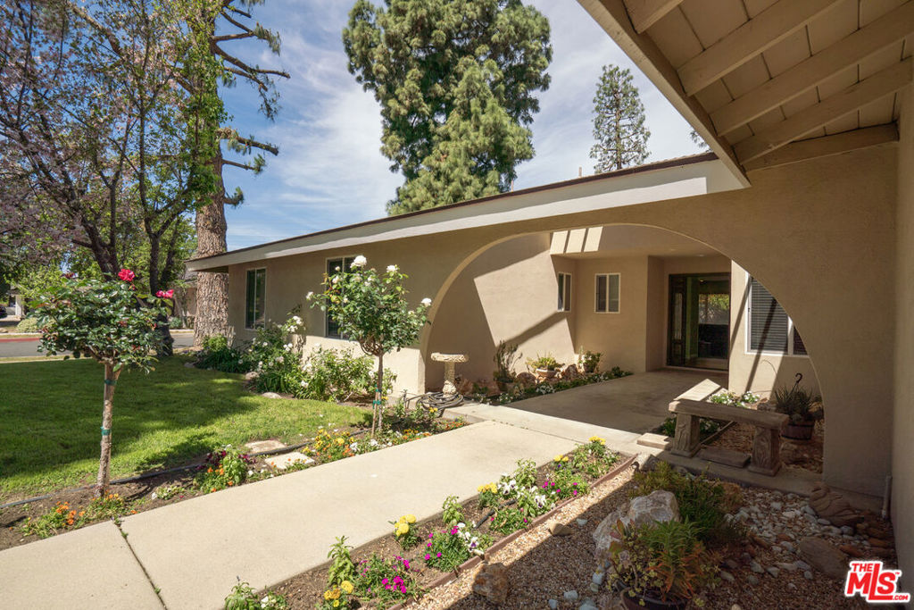 18631 Superior Street