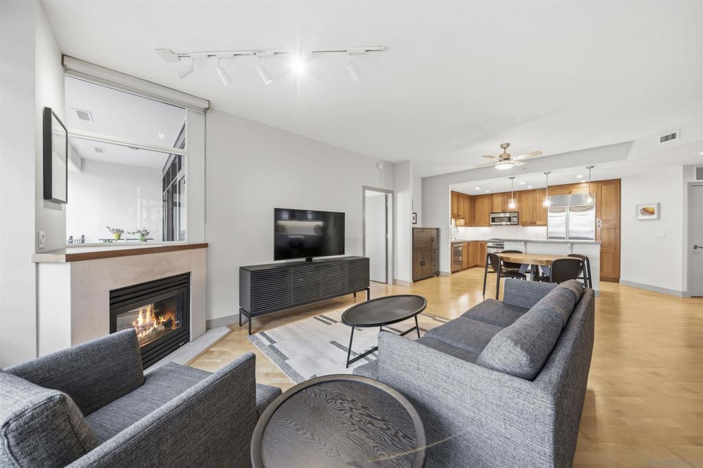 700 W Harbor 407