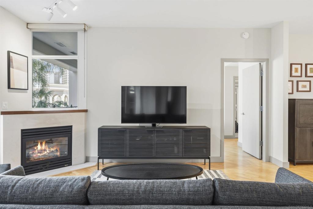 700 W Harbor 407