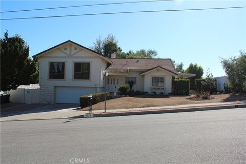Photo of 4527 Stark Ave, Woodland Hills, CA 91364 (MLS # SR26077665)